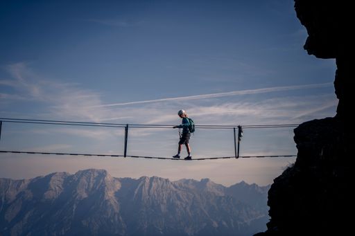  Seilbrücke am 1. Sagen-Klettersteig Österreichs am
Glungezer
