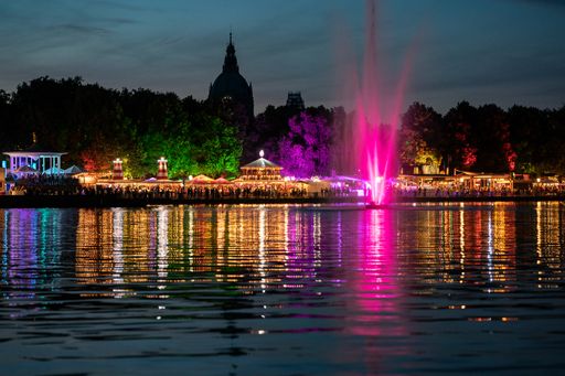 Vorschau Bild von Urlaubsstimmung auf dem Maschseefest Hannover / Weiterer Text
über ots und www.presseportal.de/nr/42831 / Die Verwendung dieses
Bildes ist für redaktionelle Zwecke unter Beachtung ggf. genannter
Nutzungsbedingungen honorarfrei. Veröffentlichung bitte mit
Bildrechte-Hinweis.