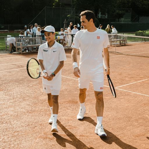 Vorschau Bild von Izyan („Zizou“) Ahmad und Roger Federer