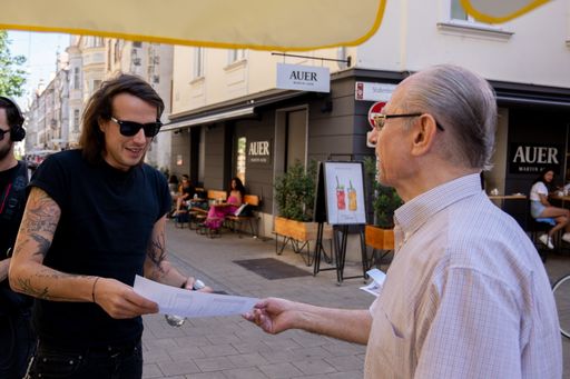 Vorschau Bild von Dominik Wlazny (Marco Pogo) besucht im Rahmen der
"Mei' Präsident"-Kampagne auch Graz