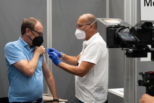 Gesundheitsminister Rauch holte sich
COVID-19-Auffrischungsimpfung
