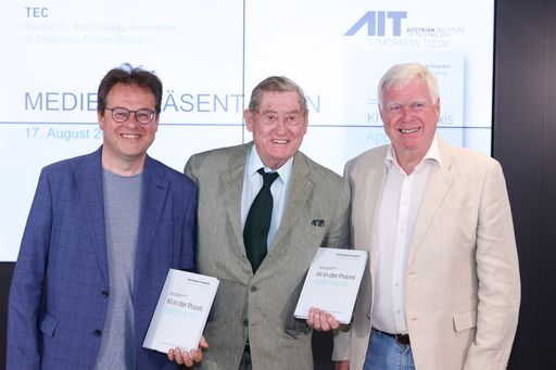  https://www.apa-fotoservice.at/galerie/30104 Im Bild v.l.n.r.: DI
Martin Kugler (Wissenschaftskommunikation AIT Austrian Institute of
Technology), Dr. Hannes Androsch (Industrieller, Vizekanzler a.D.,
Herausgeber Jahrbuch Discussing Technology), Univ. Prof. Dr.
Wolfgang Knoll (wissenschaftlicher Geschäftsführer AIT Austrian
Institute of Technology)