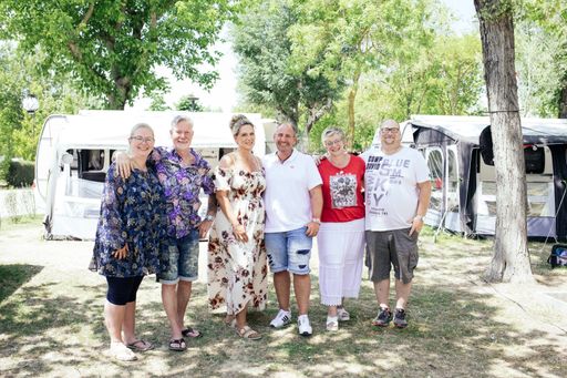 v.l.n.r. Bianca, Horst, Nicole, Sascha, Jacky und Micha /
Weiterer Text über ots und www.presseportal.de/nr/6605 / Die
Verwendung dieses Bildes ist für redaktionelle Zwecke unter
Beachtung ggf. genannter Nutzungsbedingungen honorarfrei.
Veröffentlichung bitte mit Bildrechte-Hinweis.