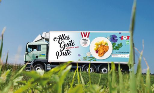 Vorschau Bild von Maximal 4,5 Stunden darf die Transportzeit der guten Pute vom
Bauern bis zum derzeit einzigen AMA-zertifizierten Schlachthof
betragen.