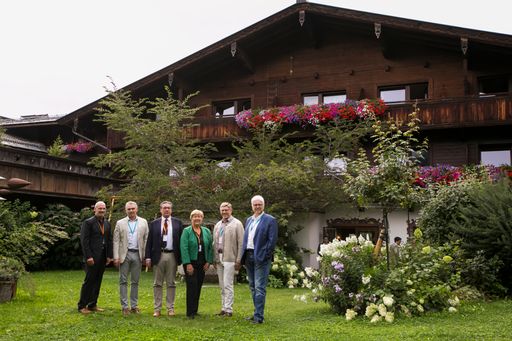 PRAEVENIRE Gesundheitsgespräche Alpbach: COVID-19 —
Potenzial ausschöpfen, jetzt impfen für den Herbst!