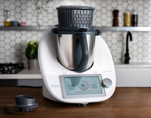 Vorwerk Thermomix TM6 mit Garkorb / Weiterer Text über ots und
www.presseportal.de/nr/52621 / Die Verwendung dieses Bildes ist für
redaktionelle Zwecke unter Beachtung ggf. genannter
Nutzungsbedingungen honorarfrei. Veröffentlichung bitte mit
Bildrechte-Hinweis.