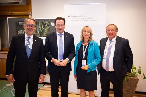 Vorschau Bild von Totschnig beim Forum Alpbach: Ernährung ist ein globales
Sicherheitsthema