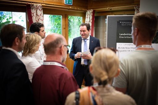 Vorschau Bild von Totschnig beim Forum Alpbach: Ernährung ist ein globales
Sicherheitsthema