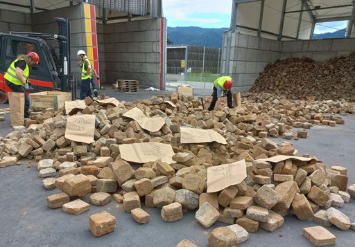  The scientists are currently preparing samples of the used
fire-resistant material from steel and cement production to create a
basis for the upcoming research activities.TS -