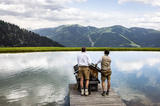 Die beiden Hauptdarsteller aus der Folge "A-TEAM"
der YouTube-Serie #urlaubsgefühl von Wagrain-Kleinarl