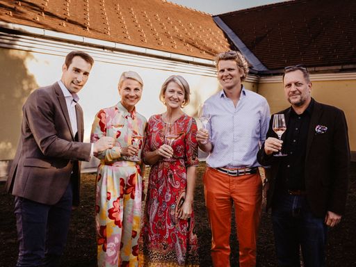 Die Sekt Austria-Botschafterin Kristina Sprenger
und das Österreichische Sektkomitee baten zum exklusiven
Get-together für erfolgreiche Frauen aus Kultur, Medien, Wirtschaft
und Politik.