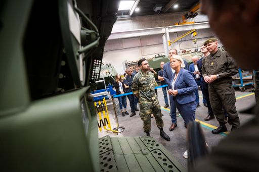 Vorschau Bild von 01 09 2022 Übernahme des 50. Pandur Ins Bundesheer.
General Dynamics European Land Systems-Steyr GmbH in der
Bleibtreustrasse 2, 1110 Wien.