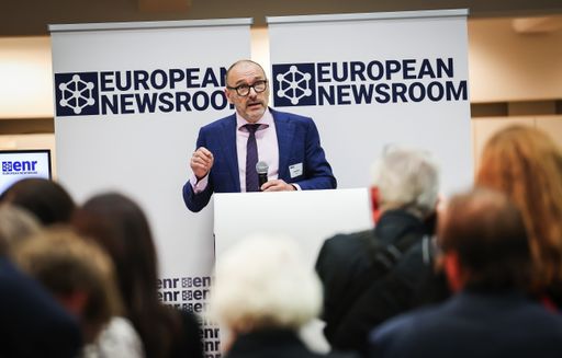 Vorschau Bild von Peter Kropsch, CEO der dpa Deutsche Presse-Agentur, bei der
Eröffnung des European Newsroom (enr) in Brüssel, ein
Gemeinschaftsprojekt von 18 europäischen Nachrichtenagenturen. Foto:
Christian Charisius, dpa / Weiterer Text über ots und
www.presseportal.de/nr/8218 / Die Verwendung dieses Bildes ist für
redaktionelle Zwecke unter Beachtung ggf. genannter
Nutzungsbedingungen honorarfrei. Veröffentlichung bitte mit
Bildrechte-Hinweis.