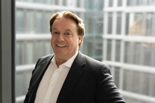 Vorschau Bild von Gerolf Dienhold, Vorstand Development & Production sowie
Co-Gründer der afb Application Services AG: "Gemeinsam können wir
für Finanzdienstleister zukünftig noch umfassendere Leistungen
anbieten."