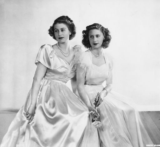 Queen Elizabeth II. ist gestern im Alter von 96 Jahren
verstorben. Aus diesem Anlass ändert The HISTORY Channel sein
Programm und zeigt am heutigen Freitag, 9. September, um 20:15 Uhr
die einstündige Dokumentation "Queen Elizabeth und Princess
Margaret" in deutscher Erstausstrahlung. Wiederholt wird die Sendung
am morgigen Samstag, 10. September, um 19:25 Uhr. / Weiterer Text
über ots und www.presseportal.de/nr/55632 / Die Verwendung dieses
Bildes ist für redaktionelle Zwecke unter Beachtung ggf. genannter
Nutzungsbedingungen honorarfrei. Veröffentlichung bitte mit
Bildrechte-Hinweis.