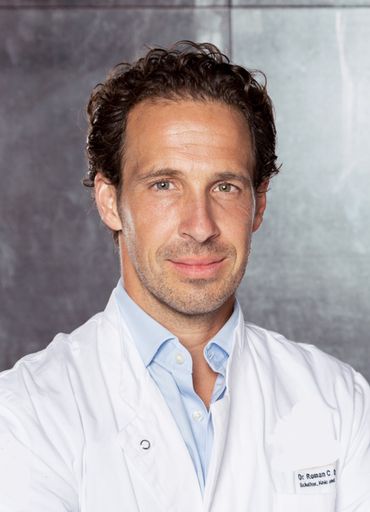 Dr. Roman C. Ostermann, Facharzt für Orthopädie und
Traumatologie, ärztlicher Leiter des Kompetenzzentrums für Sport-
und Gelenksverletzungen „Die Praxis“ in Wien und Kongresspräsident
des Kongresses der Gesellschaft für Arthroskopie und
Gelenkschirurgie (AGA)