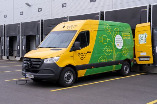Die zwei Mercedes-Benz eSprinter mit
Feinstaubfiltern werden von der Post bereits in der Zustellung in
Graz eingesetzt.