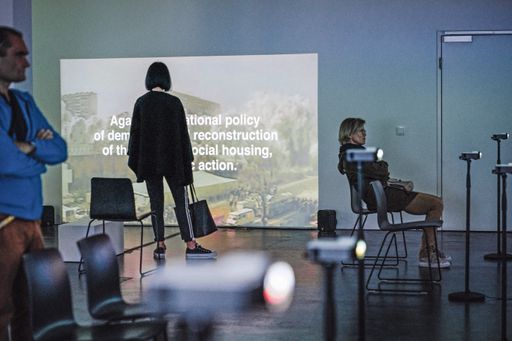  Besucher*innen in der Ausstellung | Internationaler Diskurs zum
Thema Wohnen mit den Pritzkerpreisträgern Lacaton&Vassal.