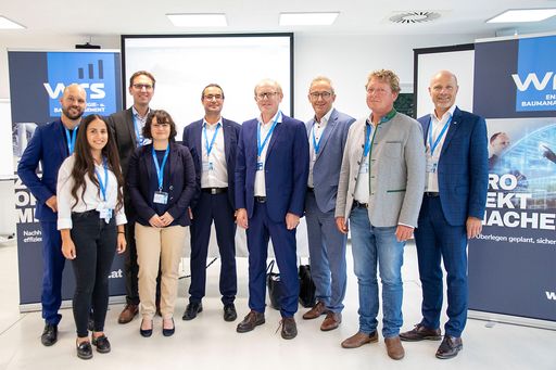  Gruppenfoto der Gastgeber und Vortragenden