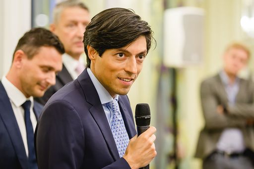 Carlos Romero, Head of International war als
Repräsentant der internationalen CORUM-Gruppe anwesend.