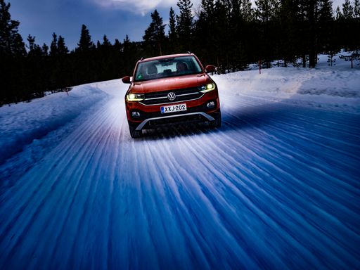 Vorschau Bild von ARBÖ-Winterreifentest mit unseren Partnern ACE und
GTÜ.