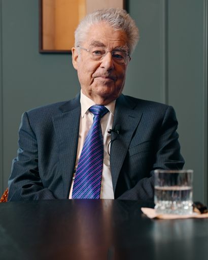 Vorschau Bild von Dr. Heinz Fischer als Porträt aus dem Video