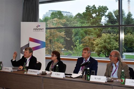 Podium der Expert:innen beim Immunolog