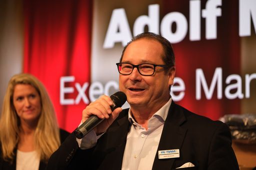  Adolf Markones, Executive Managing Director Ingram Micro
Österreich, eröffnete nach zwei Jahren Pause der Live-Messe die
Ingram Micro TOP22 in der Pyramide Vösendorf.