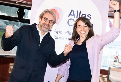 Vorschau Bild von ERSTE Stiftung CEO Boris Marte mit Alles
Clara-Projektleiterin Nicole Traxler (Two Next)