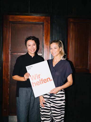Vorschau Bild von Ursula Strauss und Hilde Dalik stellen in Bezug auf
den Klimabonus die Frage: "Brauch i das? Oder Caritas?" und wollen
damit jene zum Spenden animieren, die nicht auf den Klimabonus
angewiesen sind.