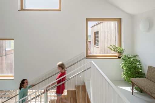  Wohnprojekt Hasendorf | einszueins architektur
Hasendorf, Niederösterreich Foto: Hertha Hurnaus