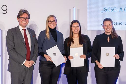  Am 22. September 2022 lud das Bundesministerium für
Bildung, Wissenschaft und Forschung zur Verleihung des Ars
Docendi-Staatspreises für exzellente Lehre an Österreichs
Hochschulen nach Wien. Nominiert und mit dabei Lehrende des
Studienbereichs Wirtschaft & Management an der FH Kärnten.