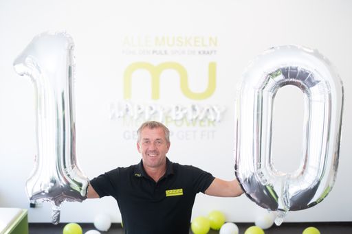  M.A.N.D.U.-Geschäftsführer und Genossenschaftsvorstand Christian
Mayrleb freut sich über das 10-jährige Bestehen von M.A.N.D.U.