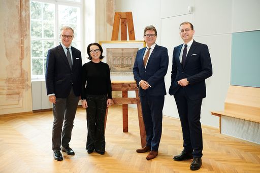 Von links nach rechts: Markus Müller, Rektor Med
Uni Wien, Christiane Druml, Direktorin des Josephinums, Sammlungen
der MedUni Wien, Martin Polaschek, Bildungs-, Wissenschafts- und
Forschungsminister, Hans-Peter Weiss, CEO
Bundesimmobiliengesellschaft m.b.H. bei der Pressekonferenz zur
Wiedereröffnung des Josephinums,