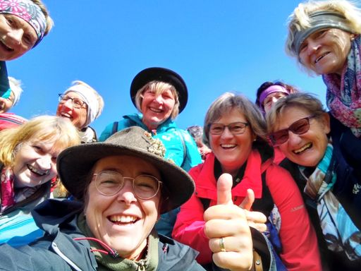  Sabina Haslinger führt als WALDNESS.Coach durch das
Almtal - mit Spaß und viel Wissen