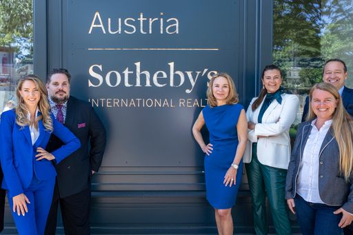  Sascha Haimovici und Michaela Orisich mit Team