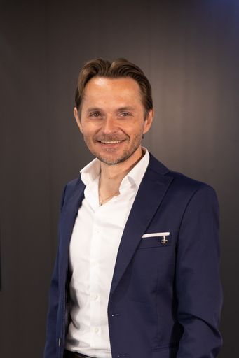 Vorschau Bild von „Wir sind sehr stolz darauf, dass die Post
Systemlogistik das erste österreichische Unternehmen der heimischen
Logistikbranche ist, das zukünftig auf die innovative
AutoStore-Technologie setzen wird,“ betont Dipl.-Ing. Josef Dax,
Director Logistics Solutions bei Toyota Material Handling Austria.