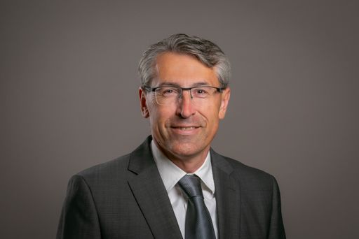 Portraitbild des küntfigen Geschäftsführers der
Shopping City Seiersberg und Shopping City Wels Anton Cech