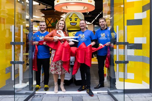 LEGO Flagship Store Opening in München_2022 / Weiterer Text über
ots und www.presseportal.de/nr/29246 / Die Verwendung dieses Bildes
ist für redaktionelle Zwecke unter Beachtung ggf. genannter
Nutzungsbedingungen honorarfrei. Veröffentlichung bitte mit
Bildrechte-Hinweis.