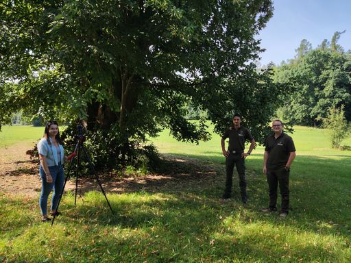 Vorschau Bild von Katrin Terzer (imh GmbH) und die Wald4Leben Gründer
Michael Poppinger und Lukas Schmalzbauer beim Dreh des Teaser-Videos
für die Aktion