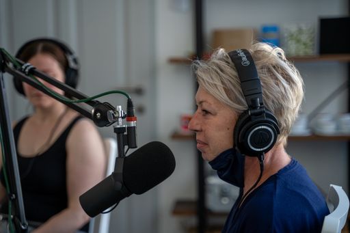 Vorschau Bild von Margot Proksch, Rheuma-Patientin, und Karin
Fraunberger, Rheumalige