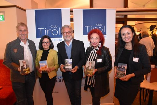 v.l.: Herbert Rieser, Sigrid Neureiter, Adi
Hirschal, Charlotte Sengthaler, Martina Scheiber