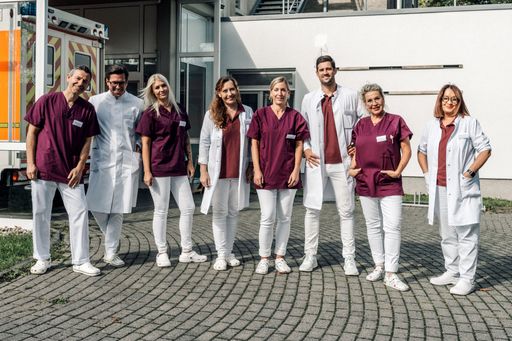 Vorschau Bild von v.li.: Christian Pracht, Dr. Frederik Seehauser, Amelie
Schneider, Dr. Nessy Wagner, Verena Baumwinkel, Dr. Mats Pfeffer,
Birgit Hansen, Dr. Christina Traudtner / Weiterer Text über ots und
www.presseportal.de/nr/6605 / Die Verwendung dieses Bildes ist für
redaktionelle Zwecke unter Beachtung ggf. genannter
Nutzungsbedingungen honorarfrei. Veröffentlichung bitte mit
Bildrechte-Hinweis.