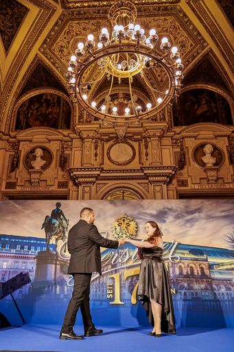 Vorschau Bild von Kultur auf höchstem Niveau und feinste Kulinarik beim Start der
Gerstners Zeitreise und Get together in der Wiener Staatsoper