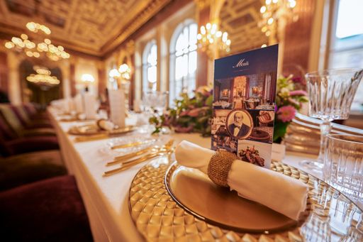Vorschau Bild von Exklusives Diner in der Beletage des Palais Todesco, dem
Stammhaus von Gerstner in der Wiener Kärntner Straße, mit
Gratulant*innen aus der Welt der Kultur, Wirtschaft und Politik.