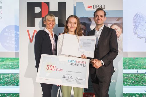 Vorschau Bild von https://www.apa-fotoservice.at/galerie/30302 Im Bild v.l.n.r.:
Mag. Barbara Weitgruber, MA (BMBWF), Franziska Schäfer (Gewinnerin
des Young Science Inspiration Awards 2022), Jakob Calice, PhD (OeAD)