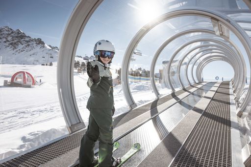 Vorschau Bild von Mit 13 modernen Liftanlagen sicherten sich die
Nauderer Bergbahnen einen herausragenden Platz unter den weltweit
führenden Skiregionen bis 80 km Pisten.