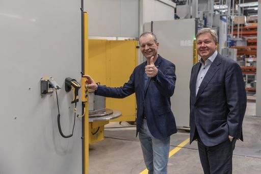 Vorschau Bild von Ehem. Geschäftsführer Dr. Günter Eichhübl (li) und
Geschäftsführer Mag. Robert Tencl (re)