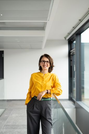 Mag. Sanela Terko verfügt über die Ausbildung zur Steuerberaterin
und 17 Jahre BDO Expertise. Sie leitet das Sustainability Accounting
& Reporting Team und arbeitet als Mitglied der Accountancy Europe
aktuell an der Entwicklung der Standards für die kommende erweiterte
Nachhaltigkeitsbe-richtspflicht mit. Sie unterstützt Unternehmen bei
der Implementierung der EU-Taxonomie und bei der Umsetzung bzw.
Erfüllung der kommenden Berichtspflicht im nichtfinanziellen Bereich
nach der CSRD.