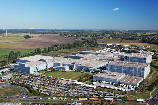 Geschäftshalbjahresentwicklung 2022/23: bonprix investiert
gemeinsam mit dem Partner Hermes Fulfilment in effiziente
Logistikprozesse im Versand-Zentrum am Standort Haldensleben /
Weiterer Text über ots und www.presseportal.de/nr/59646 / Die
Verwendung dieses Bildes für redaktionelle Zwecke ist unter
Beachtung aller mitgeteilten Nutzungsbedingungen zulässig und dann
auch honorarfrei. Veröffentlichung ausschließlich mit
Bildrechte-Hinweis.